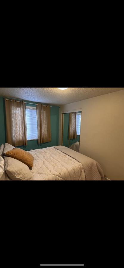 Lovely Two Bedroom, Minutes Away From Downtown 安克拉治 外观 照片